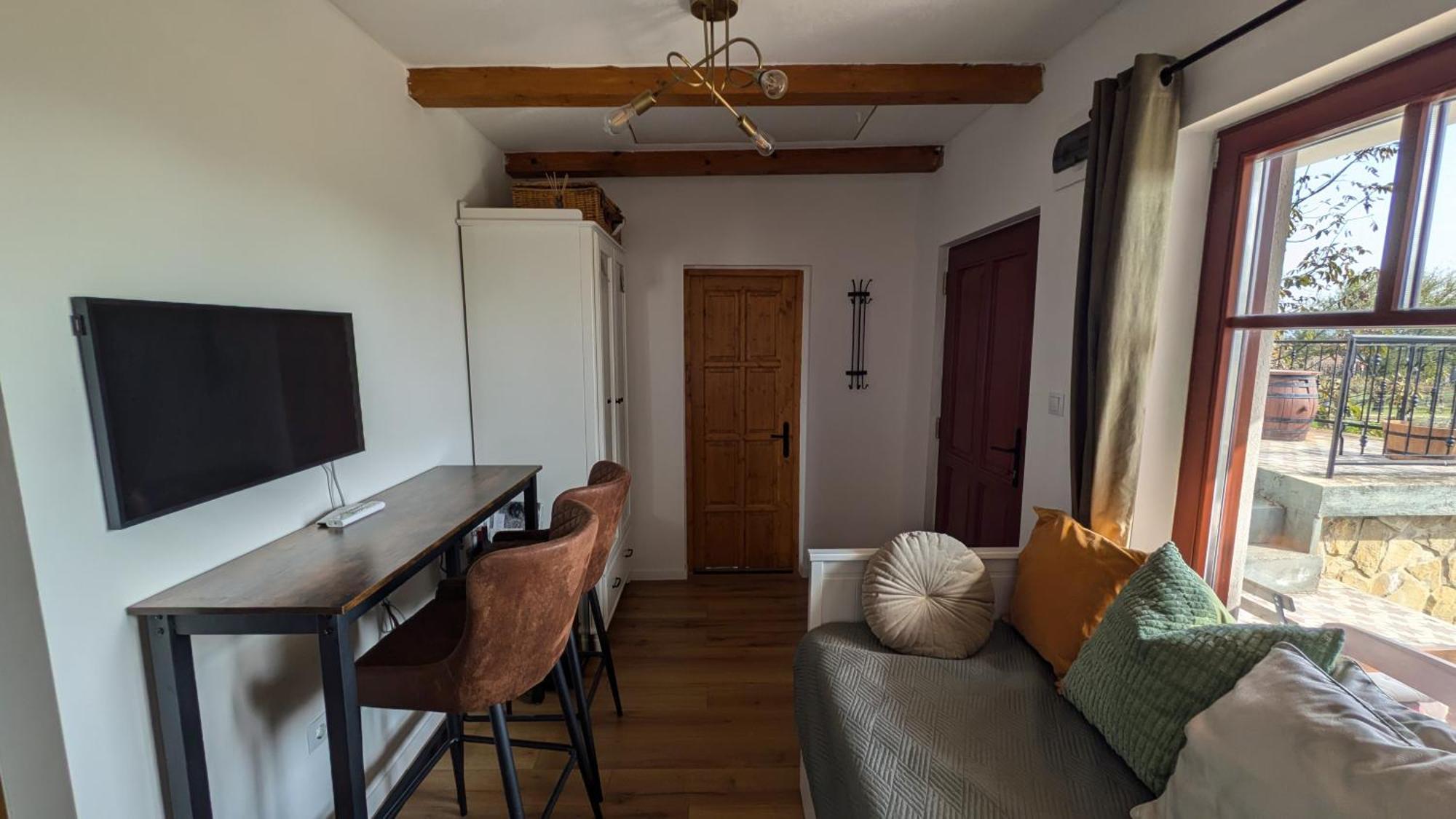 Jera Pince Es Vendeghaz Villa Somlovasarhely Exterior foto